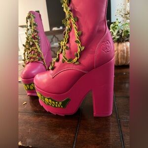 YRU Venus Mcflytrap themed Platform shoes BRAND NEW